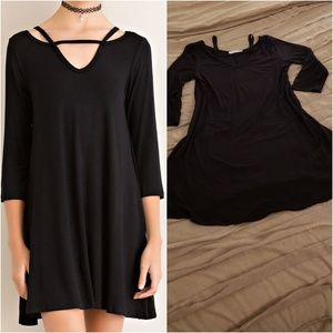 ⭐NWOT⭐ Classic Dress, Cutout Detail